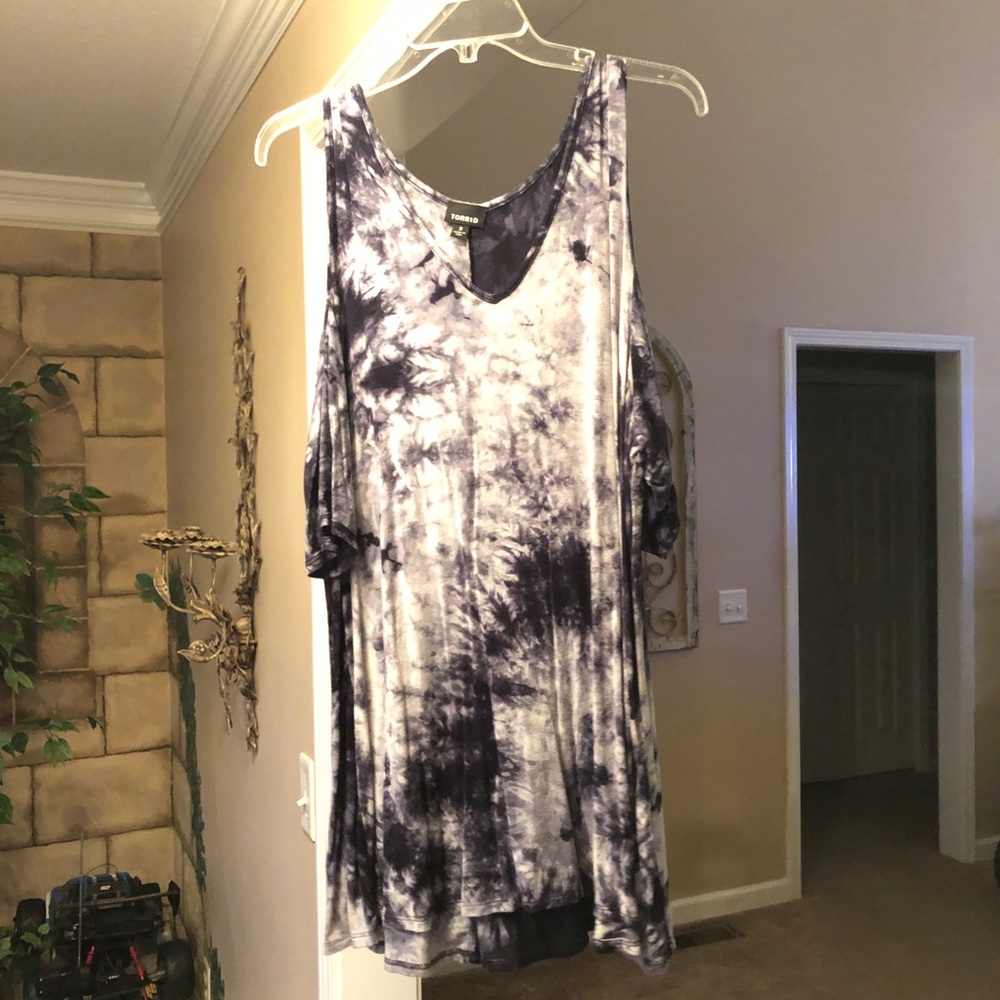 Black and White Tie Dye Cold Shoulder Top